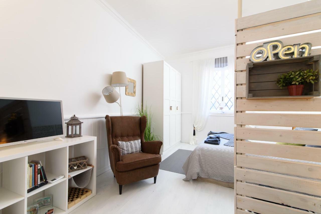 Lovely With Garden In Vatican Museums Trastevere Apartment Рим Екстериор снимка